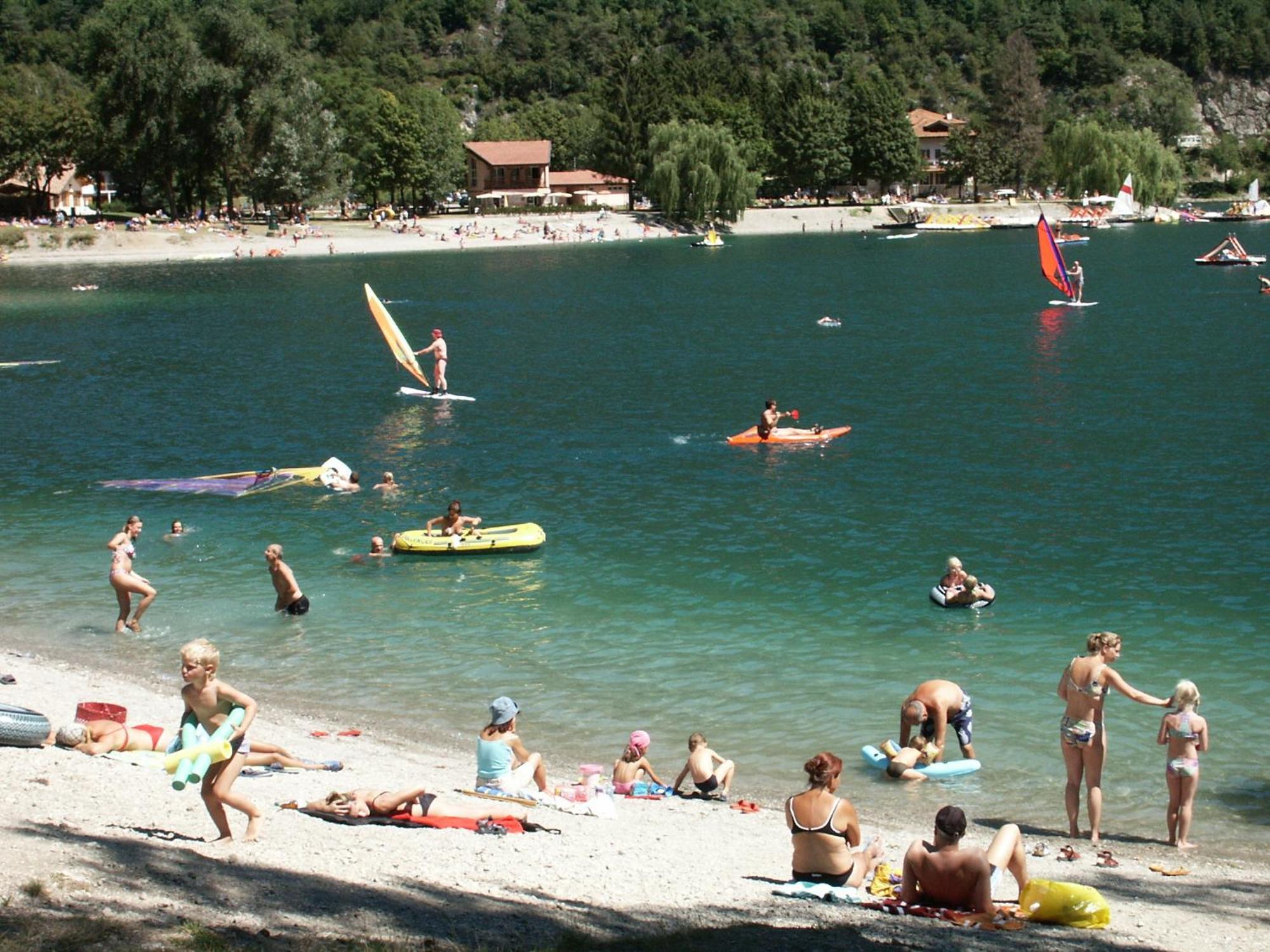 Camping Al Lago Ledro Pieve Di Ledro Esterno foto